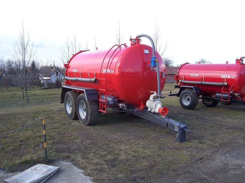 AJG DETK-1110F szippantó tartálykocsi