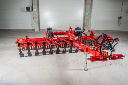 Güttler COMPACT futóműves kézi csukású 4,80 m munkaszélességű henger