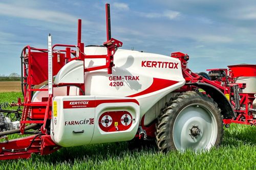 KERTITOX Gemtrak vontatott szántóföldi permetezők