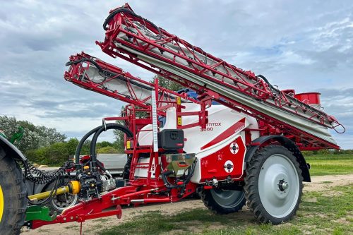 KERTITOX Revolution vontatott szántóföldi permetezők