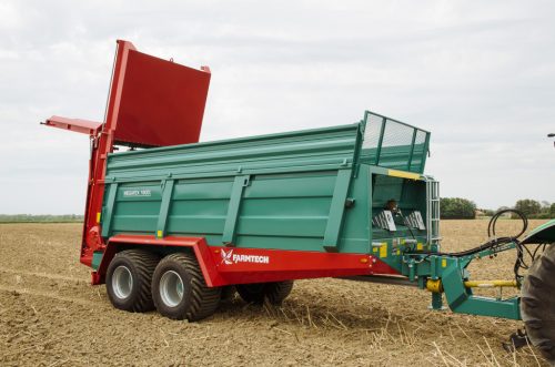 Farmtech MEGAFEX 1800 univerzális trágyaszóró pótkocsi