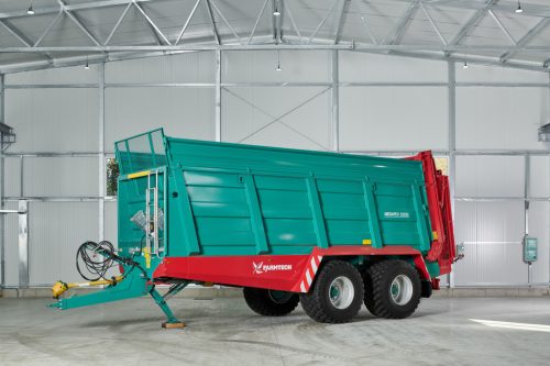 Farmtech MEGAFEX 2200 univerzális trágyaszóró pótkocsi