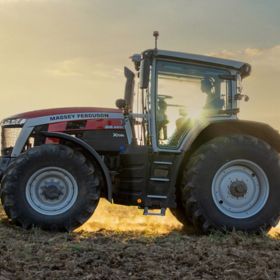 A Massey Ferguson bemutatja az MF 8S Xtra traktort kényelmi és hatékonysági fejlesztésekkel